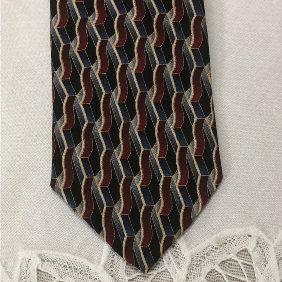 VAN HEUSEN Silk Tie Burgundy Blue Gray 52” Long x 3” Wide - Picture 4 of 8